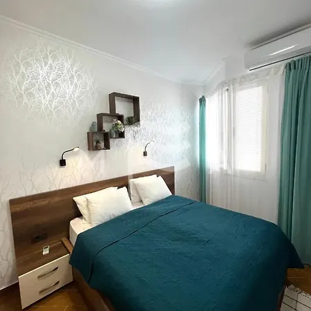 1 Bedroom Apartment, 604 *